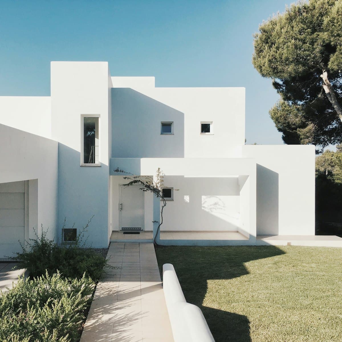 Residencia Minimalista — fachada